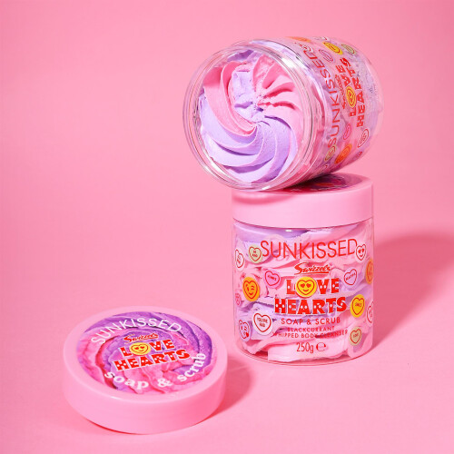 Sunkissed Love Hearts Soap Scrub Blackcurrant 250g 2