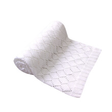 Bébé Blanche Au Design Ajouré Pour Hiver Automne