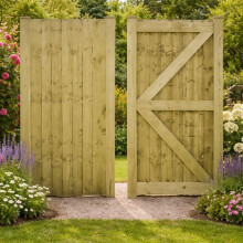 MD Carpentry Wooden Featheredge Garden Gate, Pressure Treated, 180cm High x 90cm Wide x 6cm Deep, Green, Contemporary Garden Style