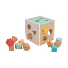 Owl & Fox Wooden Shape Sorter, Shape Sorting Cube, Montessori Play for Infants and Toddlers 12 months+, Colourful Assorted Shapes for Problem Solving