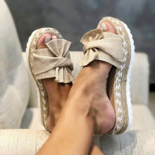 Sandálias femininas UTTOASFAY com laço, estilo chinelo de praia para o verão, plataforma, salto inclinado, tamanhos grandes, cor cáqui 8 (39)