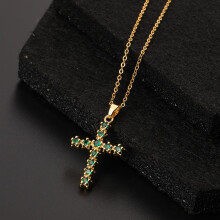 Colar com pingente de cruz vintage em zircônia dourada para mulheres, joia para o Dia dos Namorados.