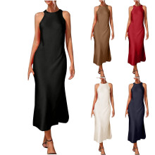 Vestido longo feminino de cetim liso com fenda, sem mangas e zíper lateral, em imitação de seda, ideal para festas formais.