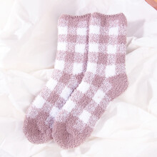 Dames pantoffelsokken van zacht en pluizig materiaal, comfortabel, antislip en warm.
