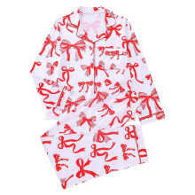 Comfortabele Valentijnsdag pyjamaset voor dames – top met strikjesprint en lange mouwen, bijpassende broek, loungewear met knoopjes, nachtkleding,