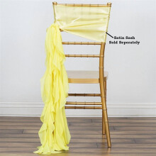 Gelbe Stuhlschleife aus gewelltem Chiffon