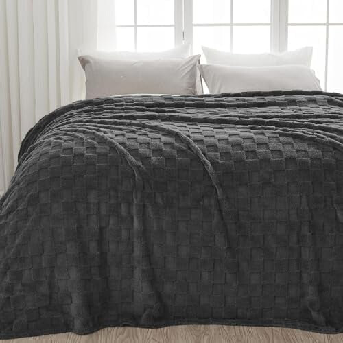 Κουβέρτα Fleece από Φανέλα σε Σκούρο Γκρι με Καρό Τρισδιάστατο Χρώμα