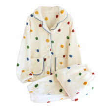 Damespyjamaset voor de herfst/winter met cartoonprint: fleecegevoerde top en broek met drukknoopsluiting. Geschikt voor thuisgebruik, nylon en