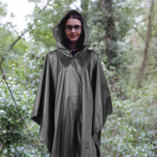 Cóta Báistí Uiscedhíonach OUNONA do Dhaoine Fásta le Hoodie, Cosaint Lánchoirp, Dubh