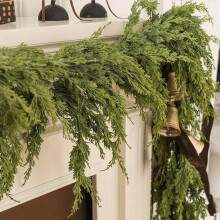Guirlanda de Natal Norfolk Pine, guirlanda artificial de pinheiro verde de 1,74 m para lareira e decoração de Natal.