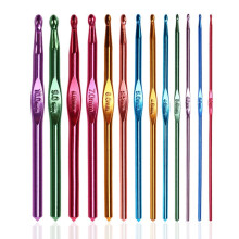 Agujas de ganchillo sin fallos, ganchos de ganchillo de aleación de aluminio para manualidades, ideales para bufandas (4,5 mm, color aleatorio).