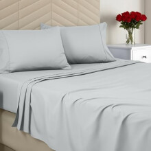 Queensize geborsteld microvezel lakenset, 4-delig, met diepe hoes.