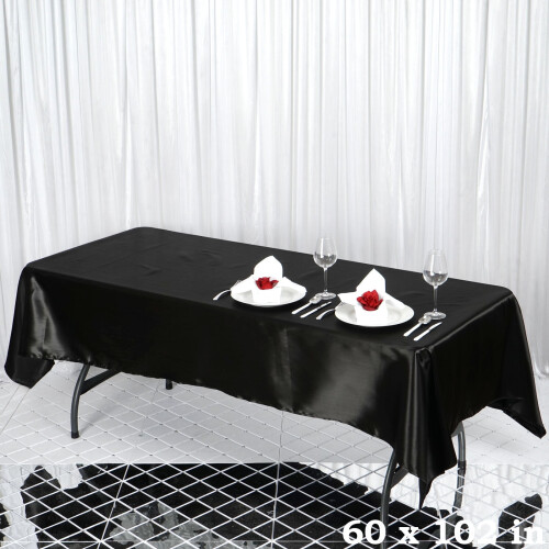 Nappe rectangulaire en satin noir 60" x 102"