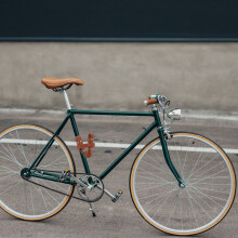 OUNONA Retro Style Brown Bike Cup Holder Cage for Secure Beverage Support and Easy Attachment