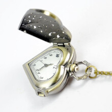 1Pack Vintage Pocket Watch for Men and Women Alloy Material Hollow-out Design Daily Use 4.6x1.6x0.6in