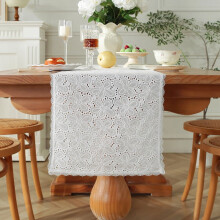 Chemin de table blanc en dentelle vintage – Motif ajouré pour la décoration de tables de thé, de mariage et de repas – Compatible avec les