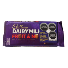 Cadbury Dairy Milk, Tableta de Chocolate con Almendras y Pasas, Sabor Cremoso y Crujiente, Hecho con Cacao Sostenible, 110 g (Paquete de 6)