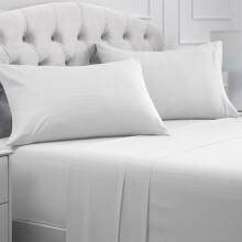 4-teiliges Bettwäscheset der Iconic Collection – Hotel-Luxus, extra weich und kühlend, knitter-, farb- und fleckenbeständig (weiß gestreift)