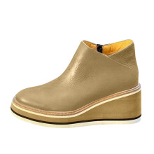 Tênis feminino de cano alto com plataforma e salto escondido, modelo slip-on, tamanho 42, bege.