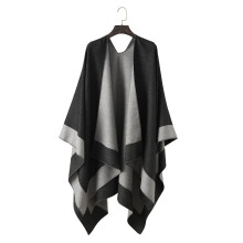 Sciarpe da donna Autunno/Inverno 2025 Poncho Mantella aperta sul davanti Cardigan Mantello Maglione Top di tendenza in colori coordinati Grigio scuro