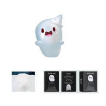 Pimeässä hohtavat miniatyyrihaamuhartsihahmot x1