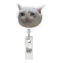 Porta badge in acrilico a forma di gattino con clip a coccodrillo.