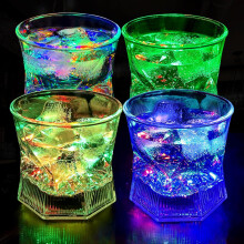 Bicchieri old fashioned a LED da 10 once con attivazione a liquido