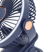 Újratölthető asztali ventilátor szorítós lámpával, 5 sebességfokozat, 3 fényerő
