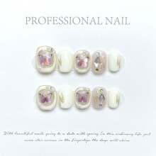 (XS) Milk Artificial Nail White Exquisite Butterfly Short Manicure Wearable Style