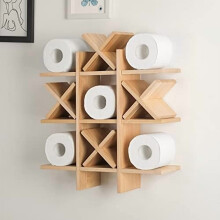 Wanddekoration: Toilettenpapierhalter aus Holz im Tic-Tac-Toe-Stil