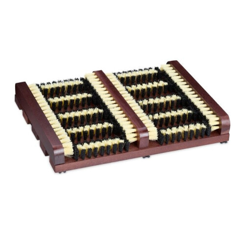 Schuhwaschen mit Bürsten