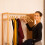 Juego de 10 perchas de madera para ropa 2