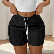 Shorts femininos curtos e justos, shorts femininos da moda em cor sólida com cintura elástica e cordão para uso casual.