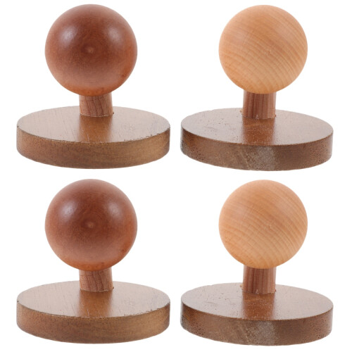 Juego de 2 percheros independientes con ganchos de madera con forma de seta.