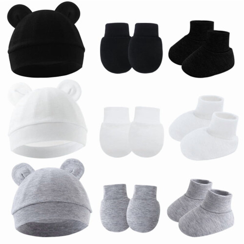 Set composto da cappellino, guantini e calzini per neonato prematuro