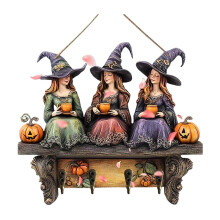 Drewniana zawieszka ścienna w stylu boho z motywem czarownicy na Halloween
