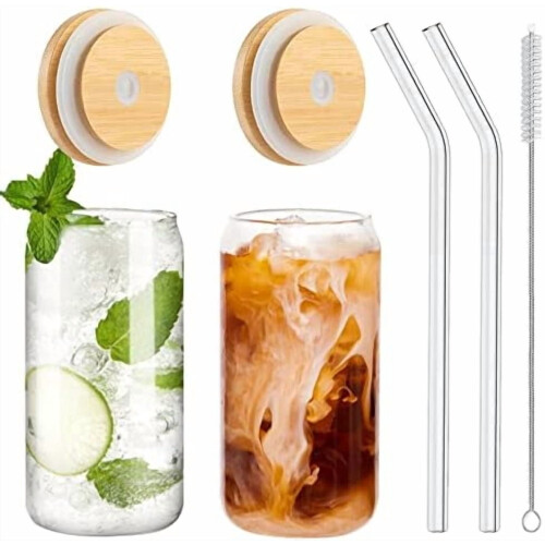 Conjunto de 6 copos de vidro com tampas de bambu e canudos.