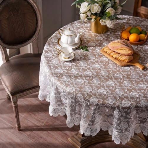 Rektangulär duk i vintage-spets med makramé, off-white