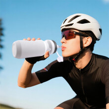 BPA-vrije, lekvrije fietswaterfles van 700 ml (24 oz), herbruikbare knijpfles met trekdop en inhoudsverdeling, geschikt voor fietsen, hardlopen,