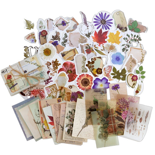 Junk Journal met gemengde materialen en retro design.