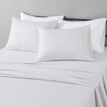Basics Leichtes Mikrofaser-Bettwäscheset, 4-teilig, Pflaume, bedruckt, Queen-Size