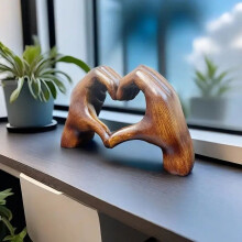 Sculpture de mains en forme de cœur en bois, statue en résine représentant un geste d'amour – Décoration de bureau pour chambre, étagère,