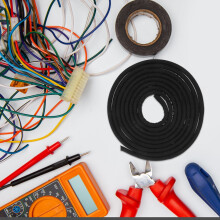 OUNONA Kabelhoes tegen kauwen voor katten, beschermt stroom- en USB-kabels, kabelomhulsel, zelfoprollende kabelhoes om kauwen te voorkomen.