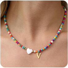 Zarte Initialen-Halsketten für Damen, farbenfrohe Perlenketten, handgefertigt, personalisiert, AZ Geschenke mit herzförmigen Muscheln,