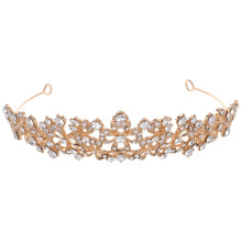 Sinkkiseoksesta valmistettu kultainen tiara-kruunu naisille häihin, 1 sarja, 6,0 x 5,2 x 1,7 tuumaa