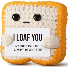 Háčkovaný toast s plyšovým motivem „I Loaf You“ – romantický a vtipný dárek