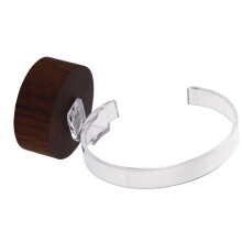 Uhrenhalter aus Acryl mit C-Ring und Sockel aus Walnussholz