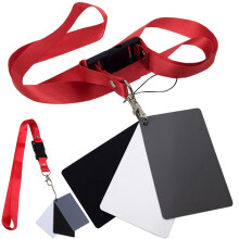 Conjunto de 2 tampas de lente de câmera pretas com cordão para pescoço.