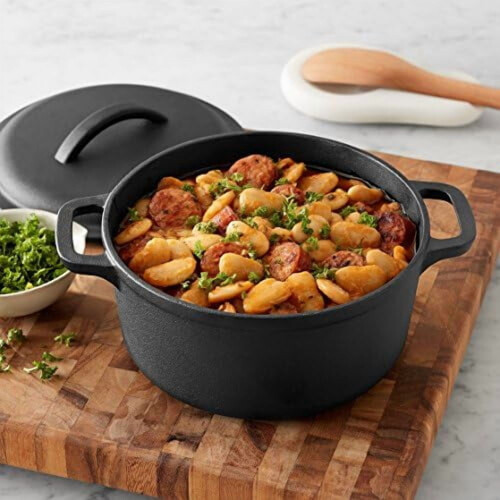 Round pre-seasoned cast iron mini Dutch oven 2-quart black 2