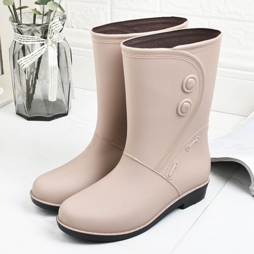 Botas de chuva femininas impermeáveis de cano curto, antiderrapantes e com cano largo. 1
